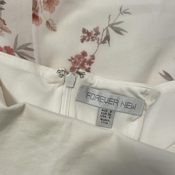Forever New dress in floral print, USA 4 - Picture 3 of 4